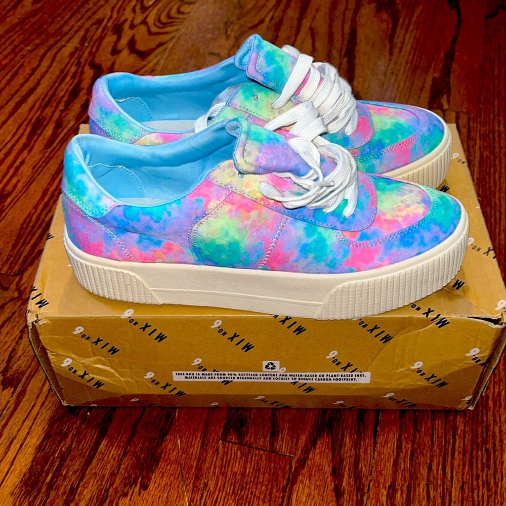 Mix it No. 6
Bright Multi Color Splashed Tie Dye Wedge Sneakers
Size 8.5